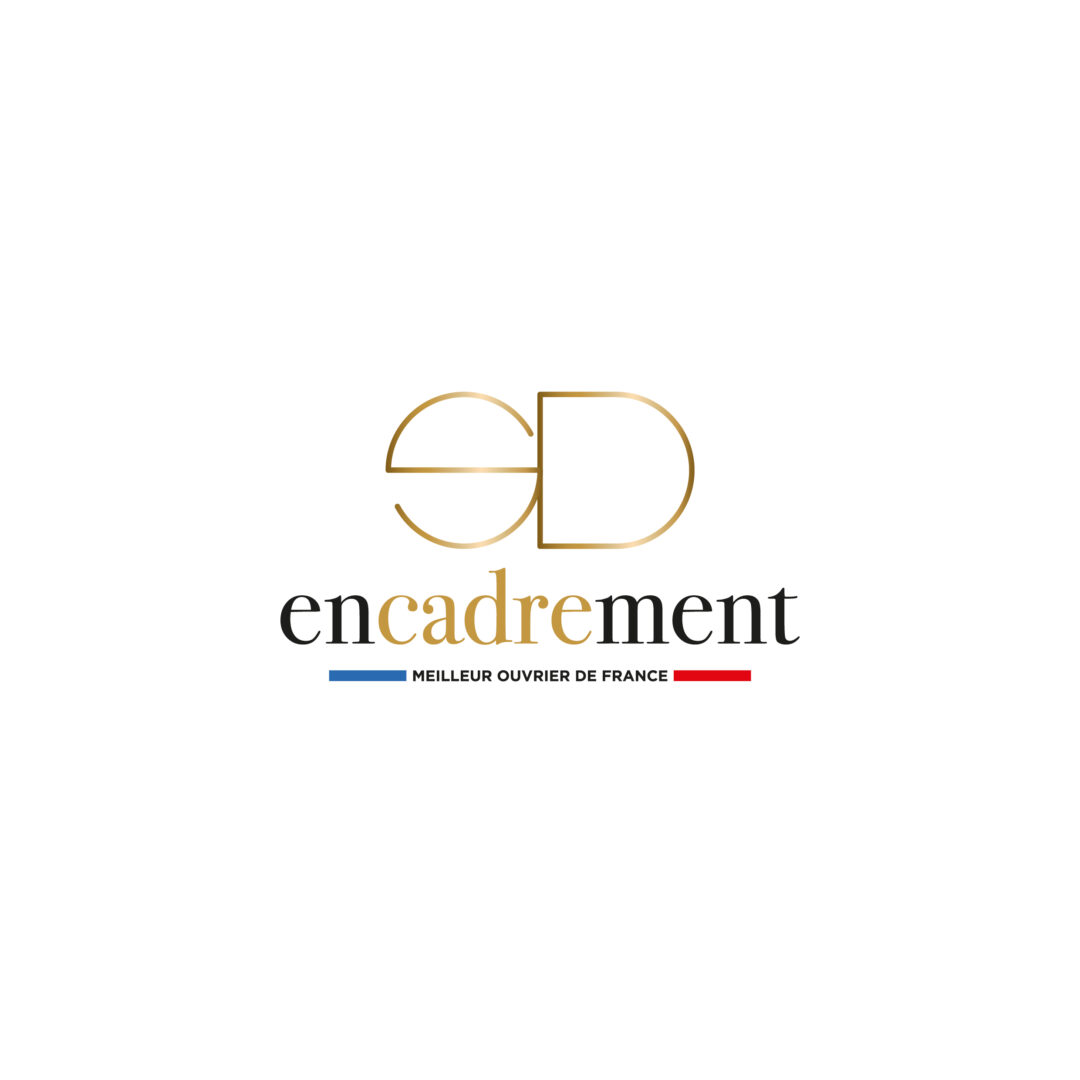 Logo de « ED encadrement » avec les initiales stylisées « ED » dorées au-dessus du nom. « encadrement » est orné du mot « cadre ». En dessous, on peut lire « MEILLEUR OUVRIER DE FRANCE » avec des lignes bleues et rouges de chaque côté. Fond blanc.